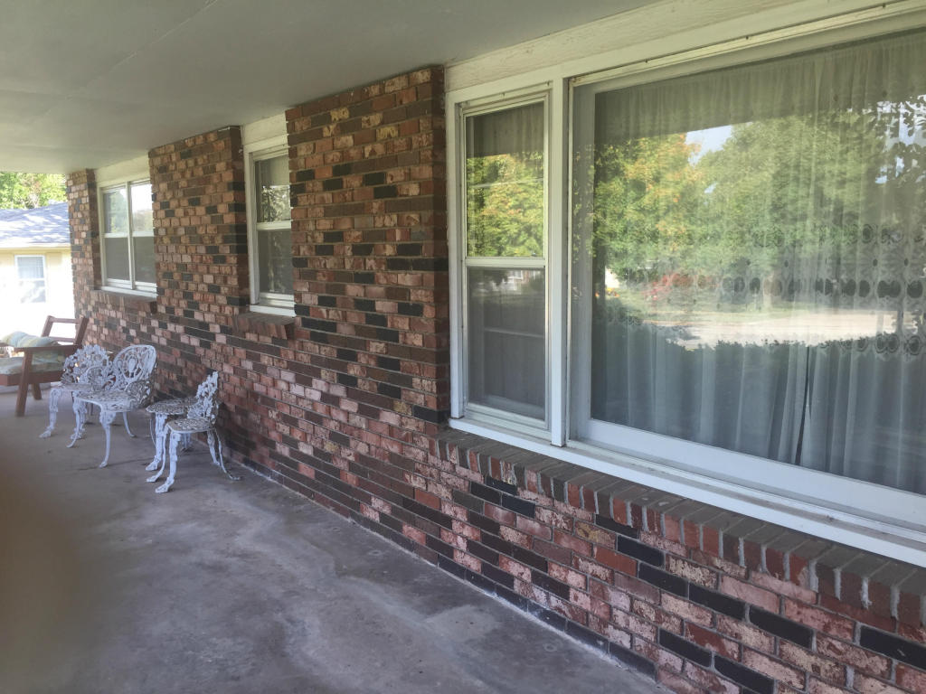 3958 W Dover St, Springfield, MO 65802 photo 1