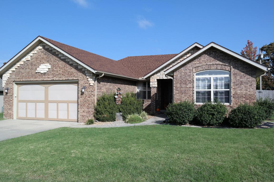 407 Brittany Ct, Aurora, MO 65605 photo 1