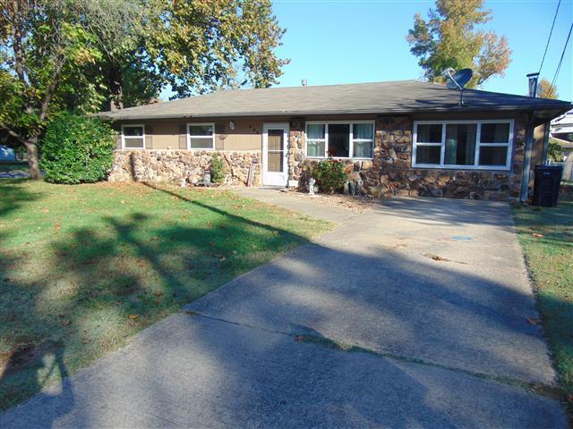 202 E Glenview, Neosho, MO 64850 photo 1