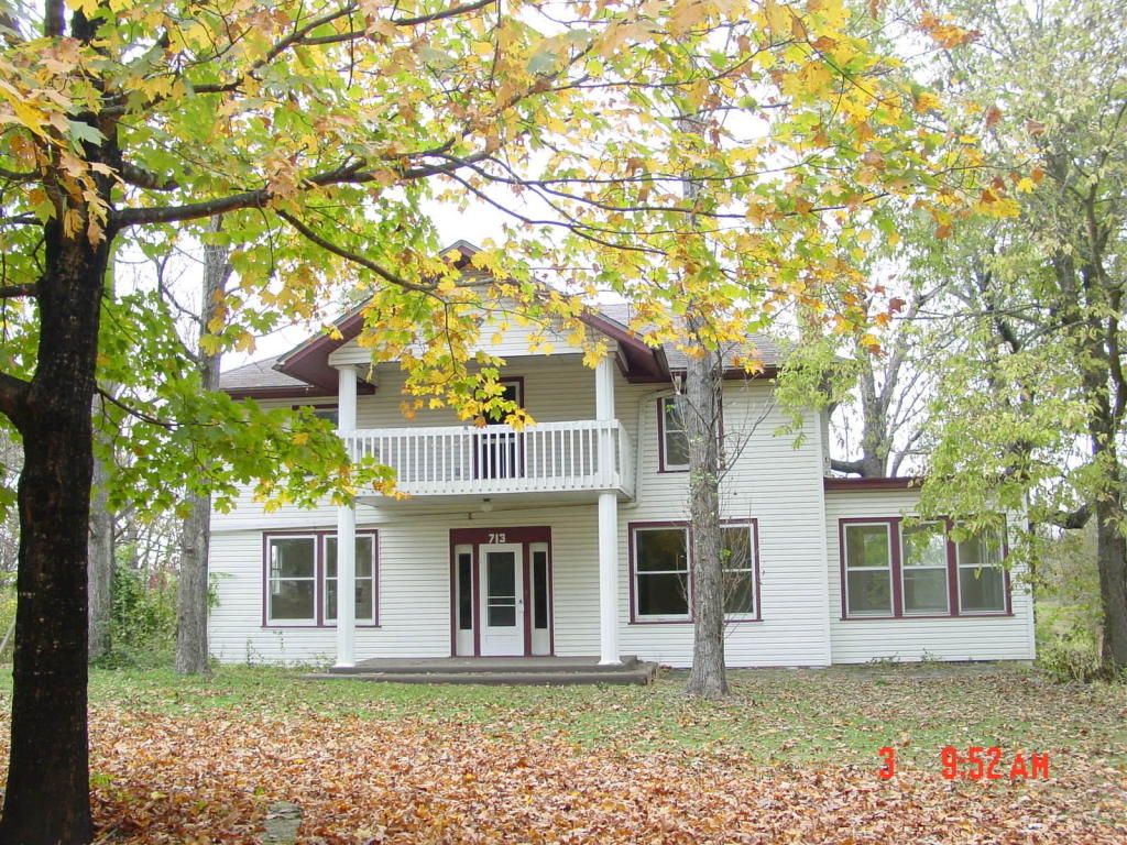 713 Loop St, Galena, MO 65656 photo 1