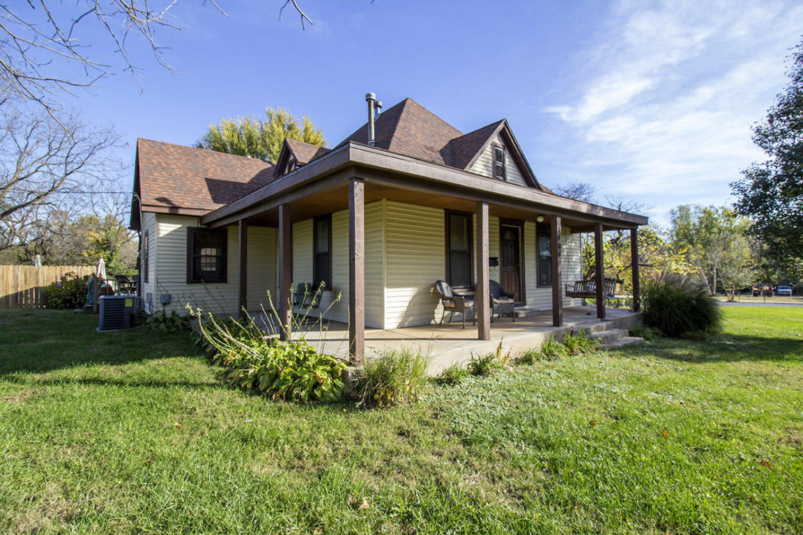 1404 S Fort Ave, Springfield, MO 65807 photo 1