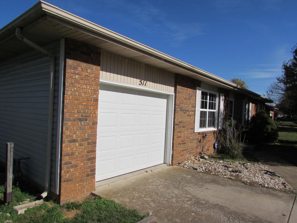 511 E Dyann Dr, Nixa, MO 65714 photo 1