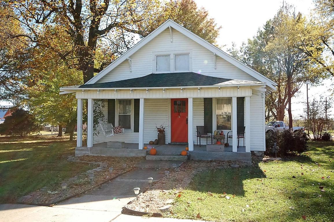 810 E Main St, Walnut Grove, MO 65770 photo 1