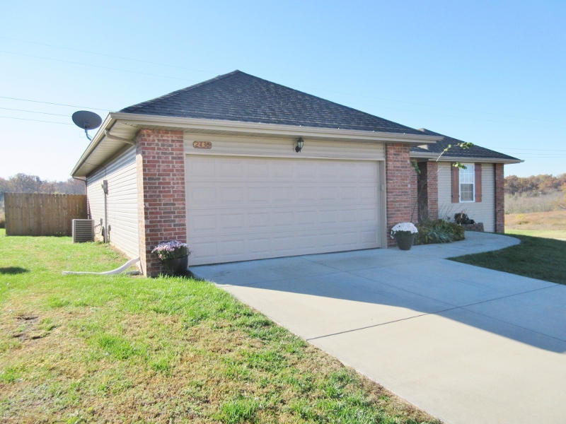 2430 W Spring Water St, Springfield, MO 65803 photo 1