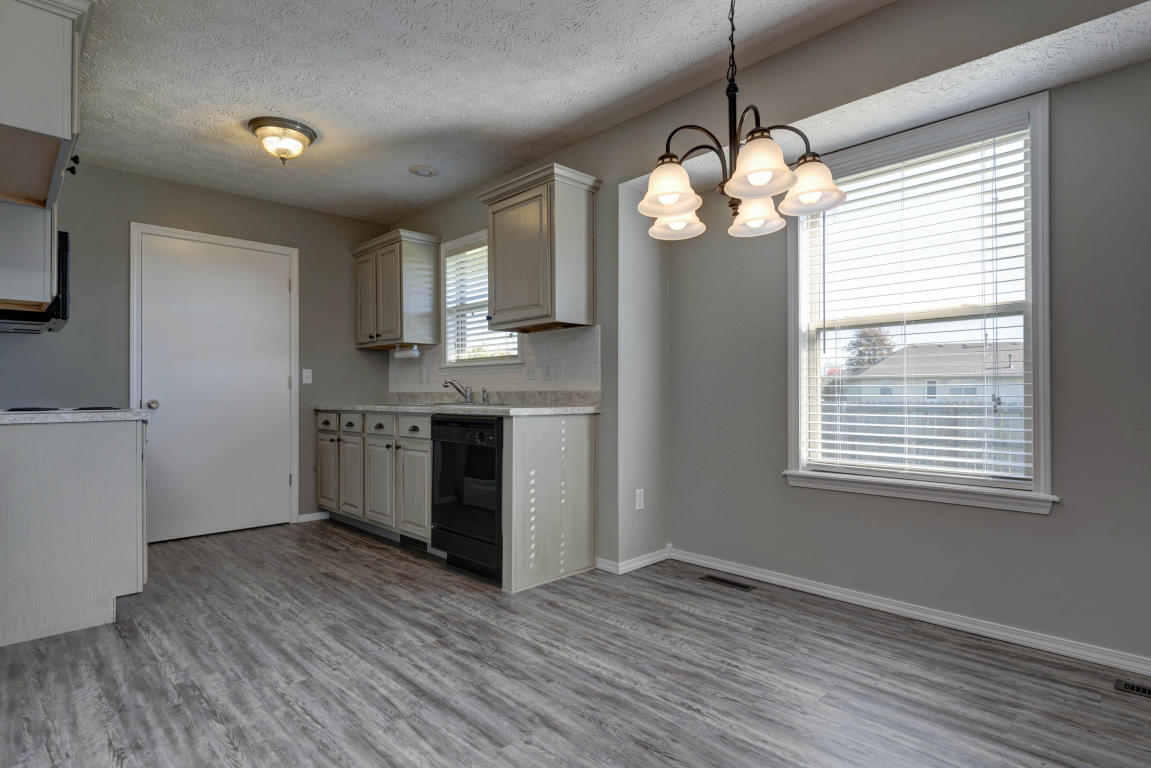 5808 N 11th Ave, Ozark, MO 65721 photo 7