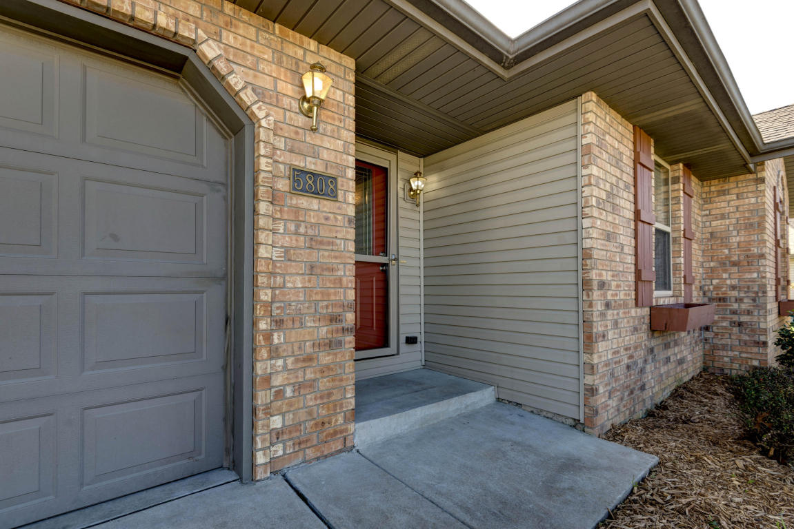 5808 N 11th Ave, Ozark, MO 65721 photo 4