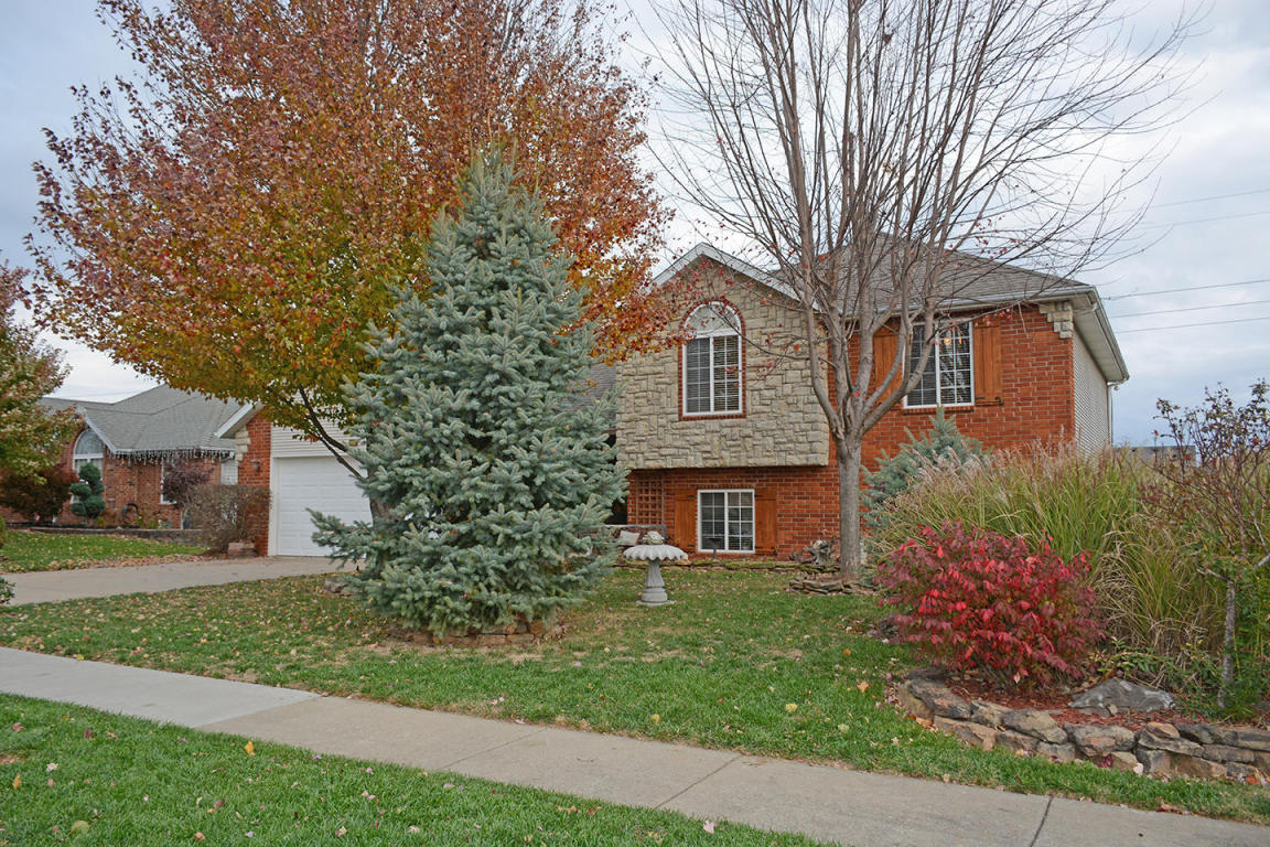 3967 W Rosebrier St, Springfield, MO 65807 photo 1