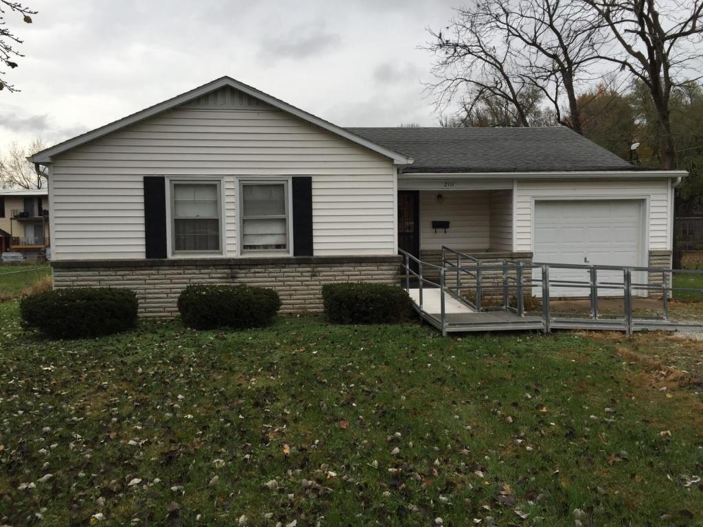2111 E Marsa Dr, Springfield, MO 65804 photo 1