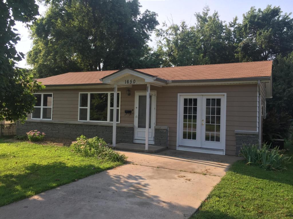 1650 E Turner St, Springfield, MO 65803 photo 1