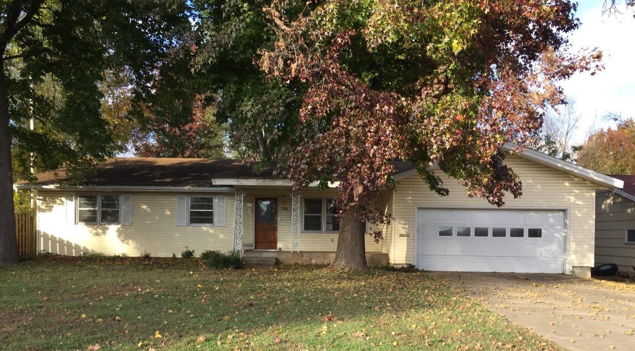 921 E Lindberg St, Springfield, MO 65807 photo 1