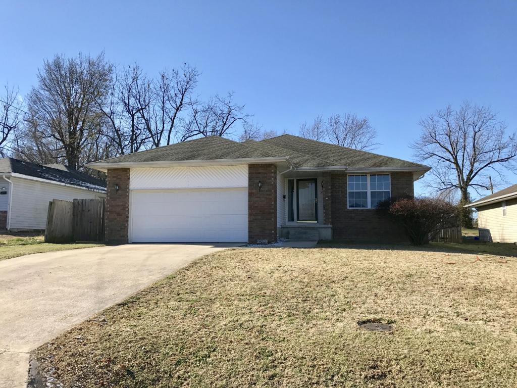 301 N Pitts St, Marshfield, MO 65706 photo 1