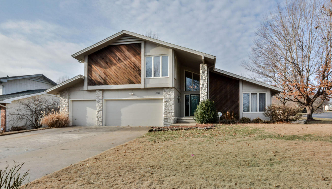 1347 S Blueridge Pl, Springfield, MO 65809 photo 1
