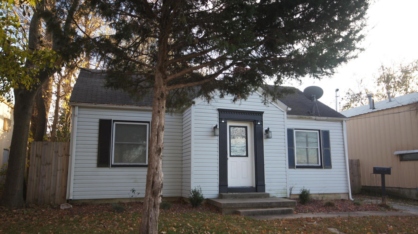 1654 E Olive St, Springfield, MO 65802 photo 1