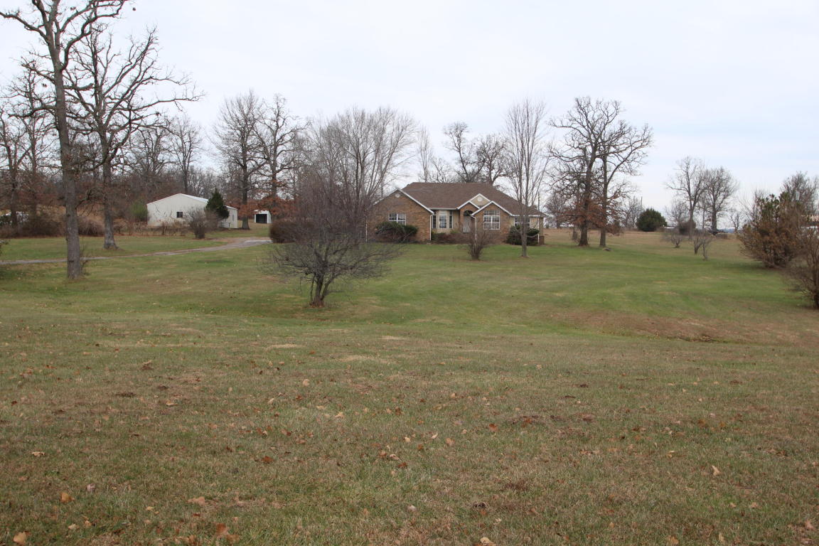 893 Whispering Oaks Rd, Marshfield, MO 65706 photo 1