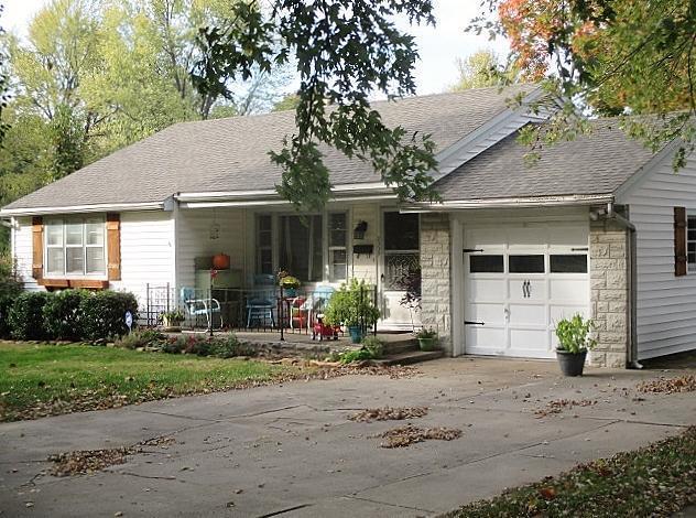 2339 E Kirkwood St, Springfield, MO 65804 photo 1