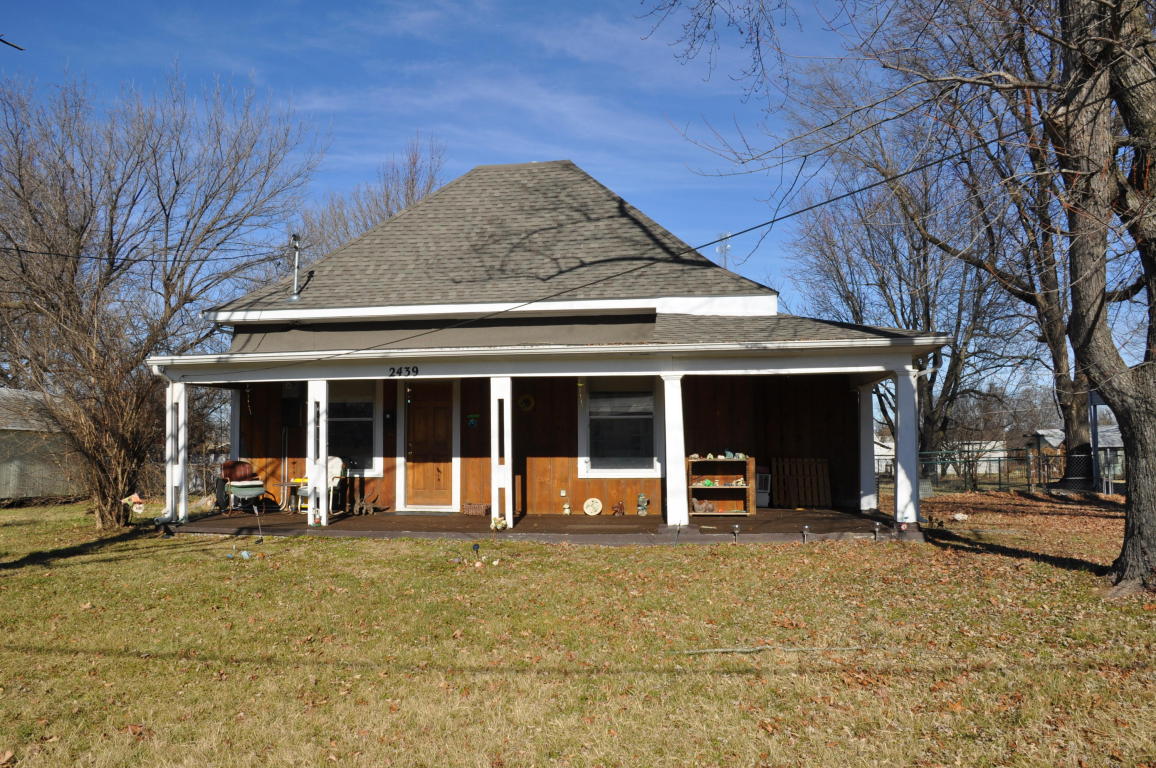 2439 E Cherry St, Springfield, MO 65802 photo 1