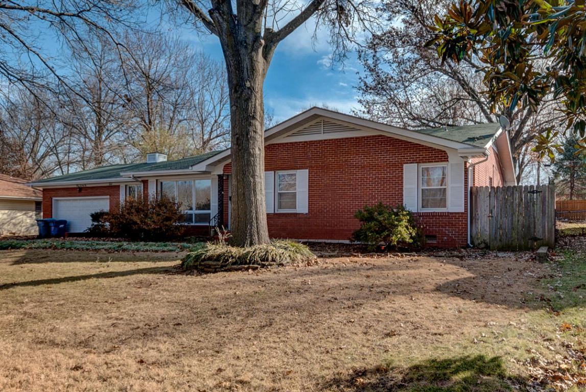 2642 S Luster Ave, Springfield, MO 65804 photo 1