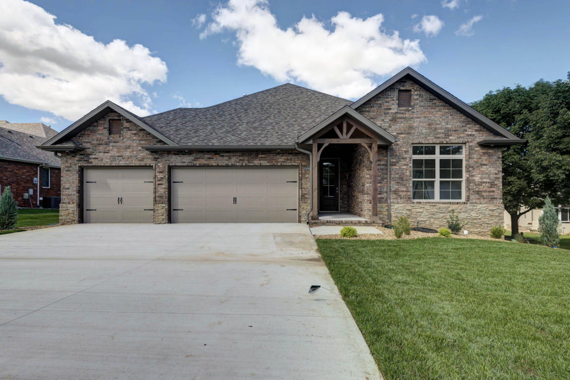 1249 N New Castle Ave, Springfield, MO 65802 photo 1
