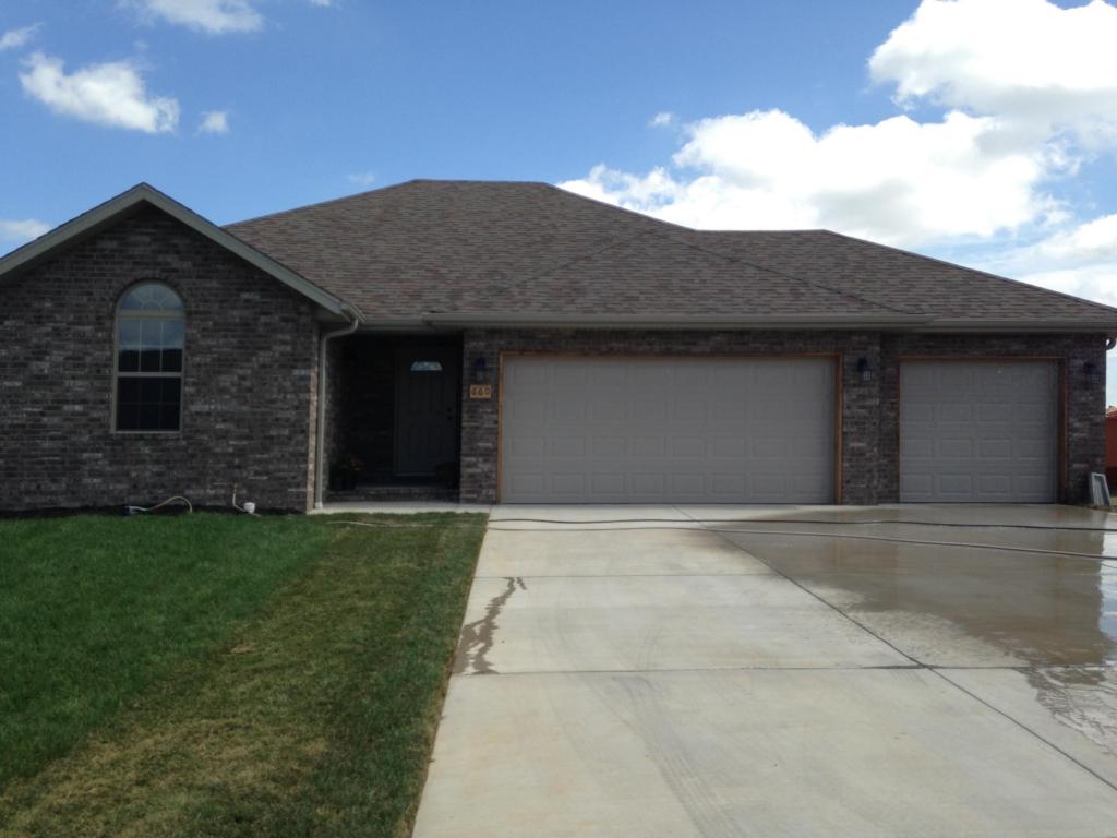 877 E Ozark Jubilee Dr, Nixa, MO 65714 photo 1
