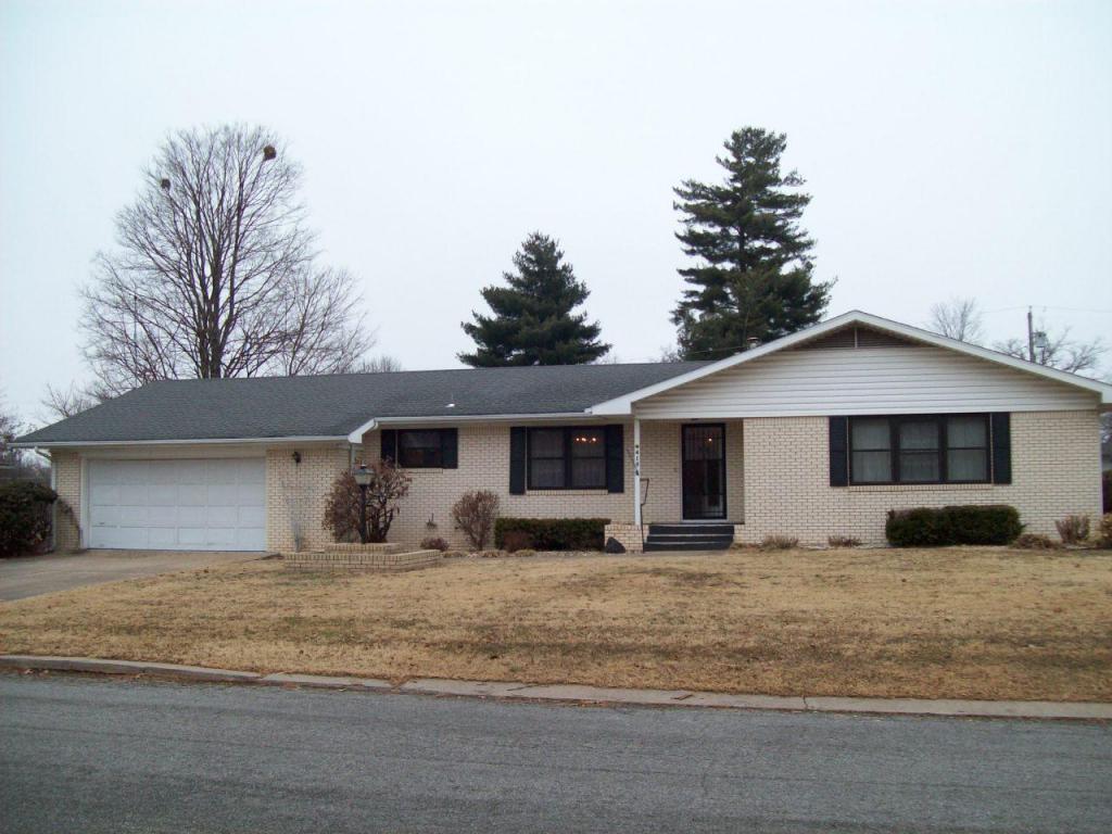 416 Carson St, Neosho, MO 64850 photo 1