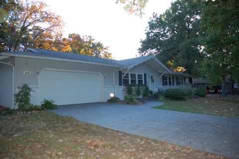 1036 W Arlington Dr, Springfield, MO 65803 photo 1