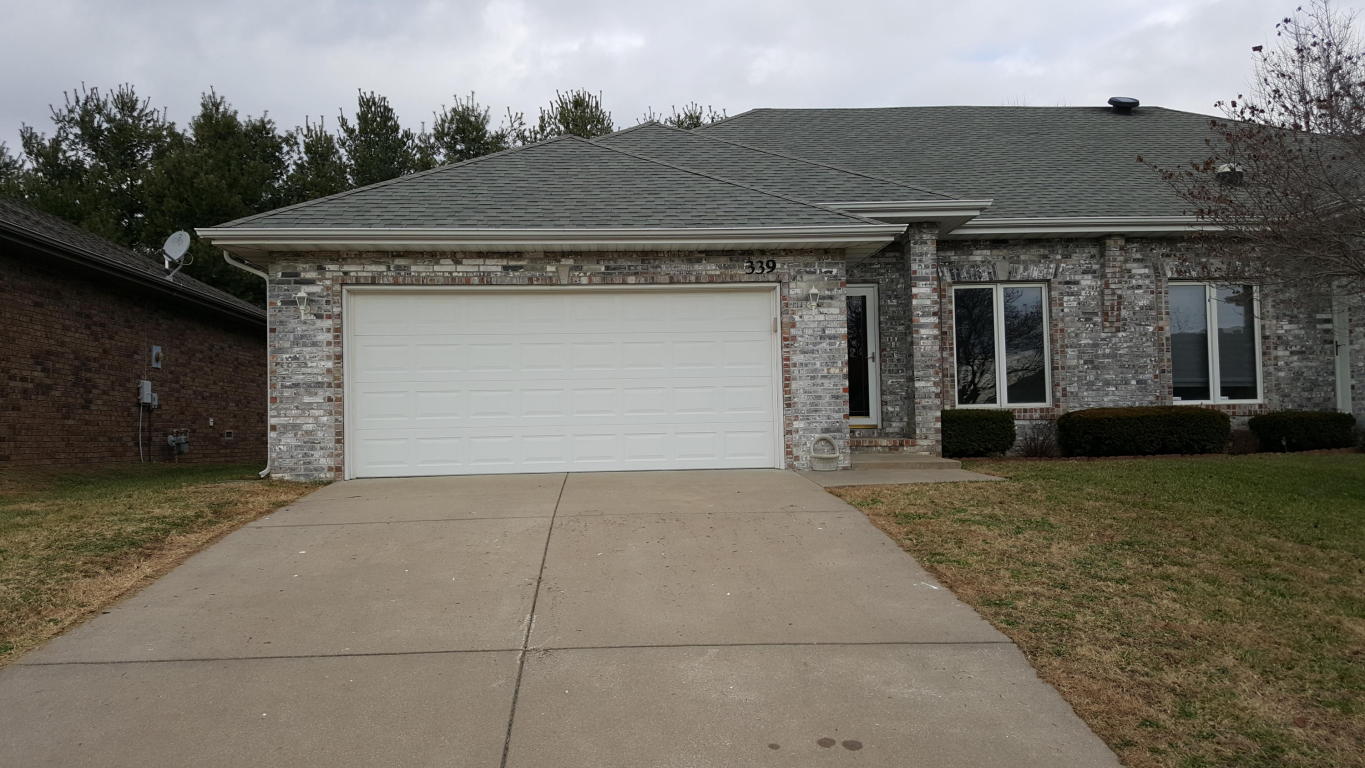 339 E Degraffenreid St, Springfield, MO 65810 photo 1