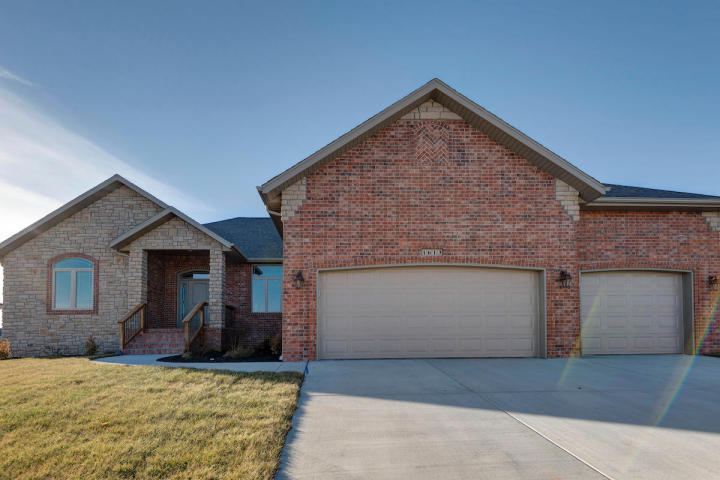 1613 N Waterstone Ave, Springfield, MO 65802 photo 1