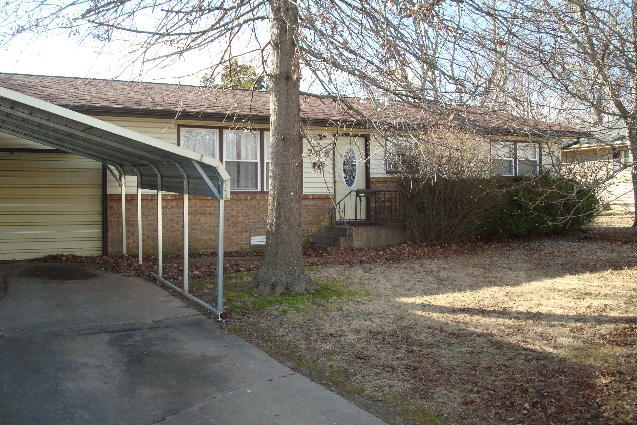 728 E Hadley St, Aurora, MO 65605 photo 1