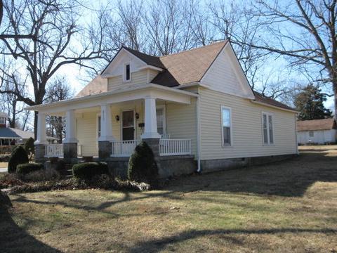 815 S Rinker Ave, Aurora, MO 65605 photo 1