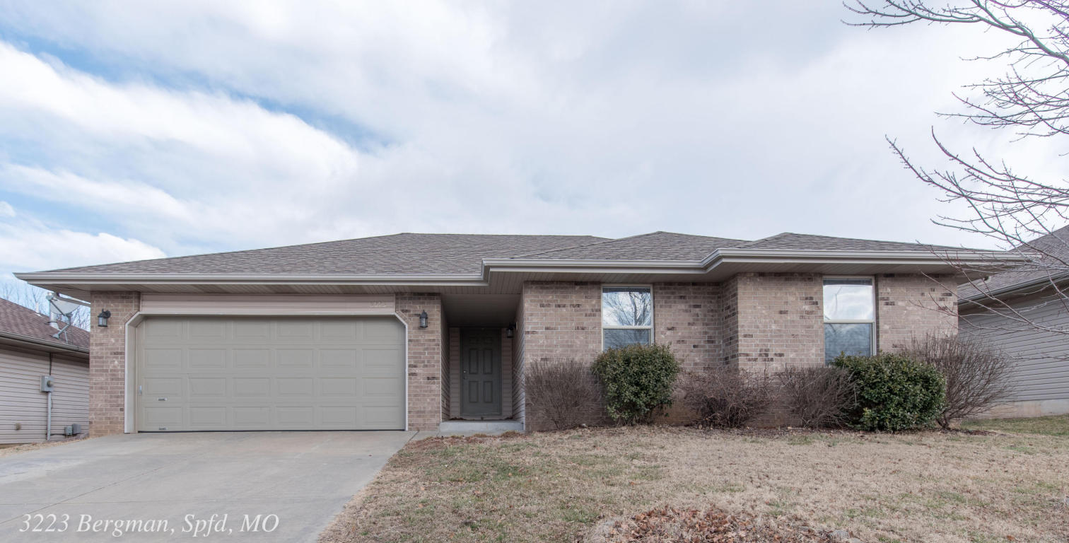 3223 W Bergman St, Springfield, MO 65803 photo 1