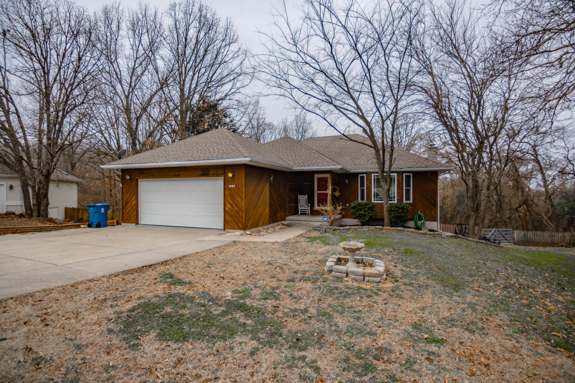 1609 E Melanie Ct, Ozark, MO 65721 photo 1