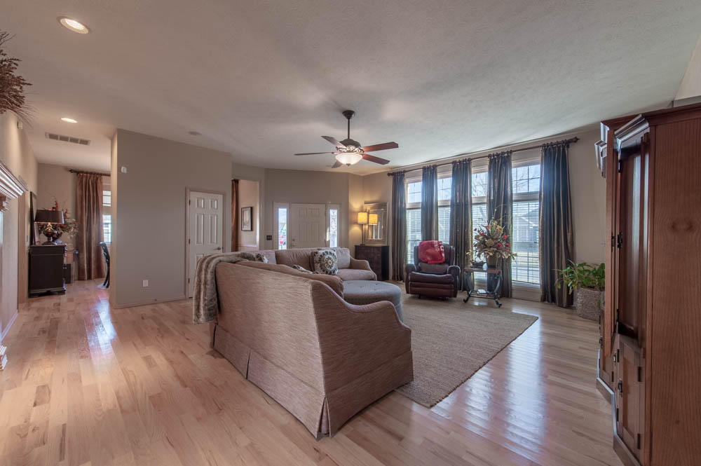4621 S Warren Rd, Springfield, MO 65810 photo 6