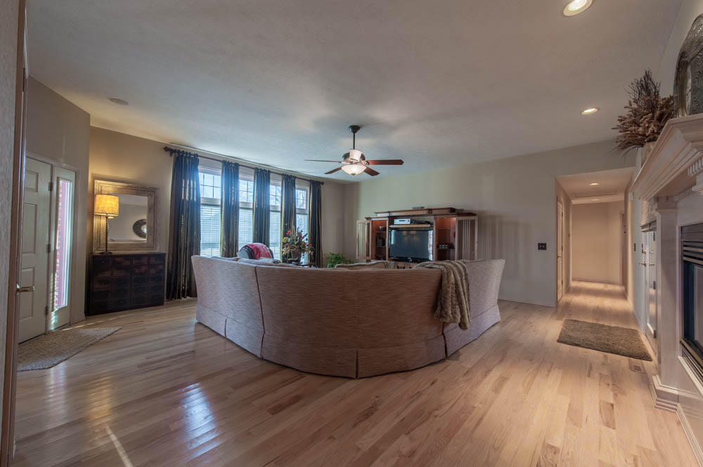 4621 S Warren Rd, Springfield, MO 65810 photo 9