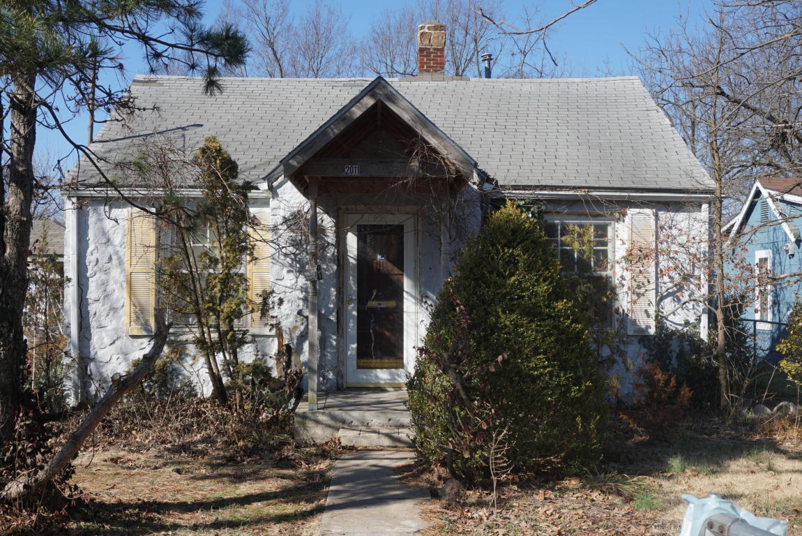2011 N Weller Ave, Springfield, MO 65803 photo 1