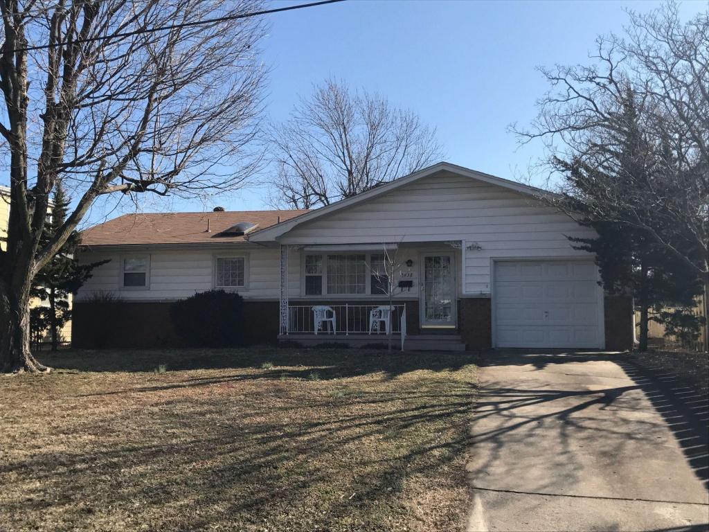 2438 N Franklin Ave, Springfield, MO 65803 photo 1
