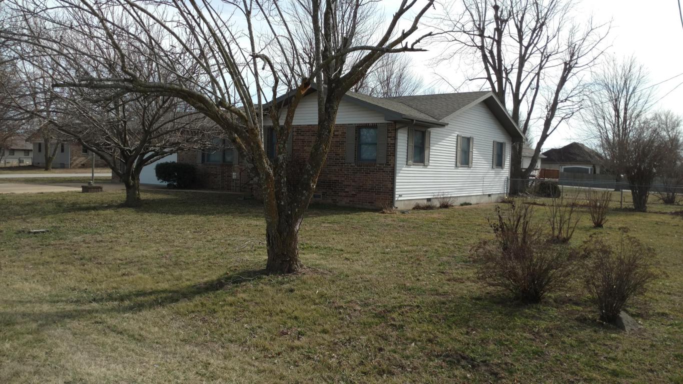 928 Blaine, Buffalo, MO 65622 photo 1