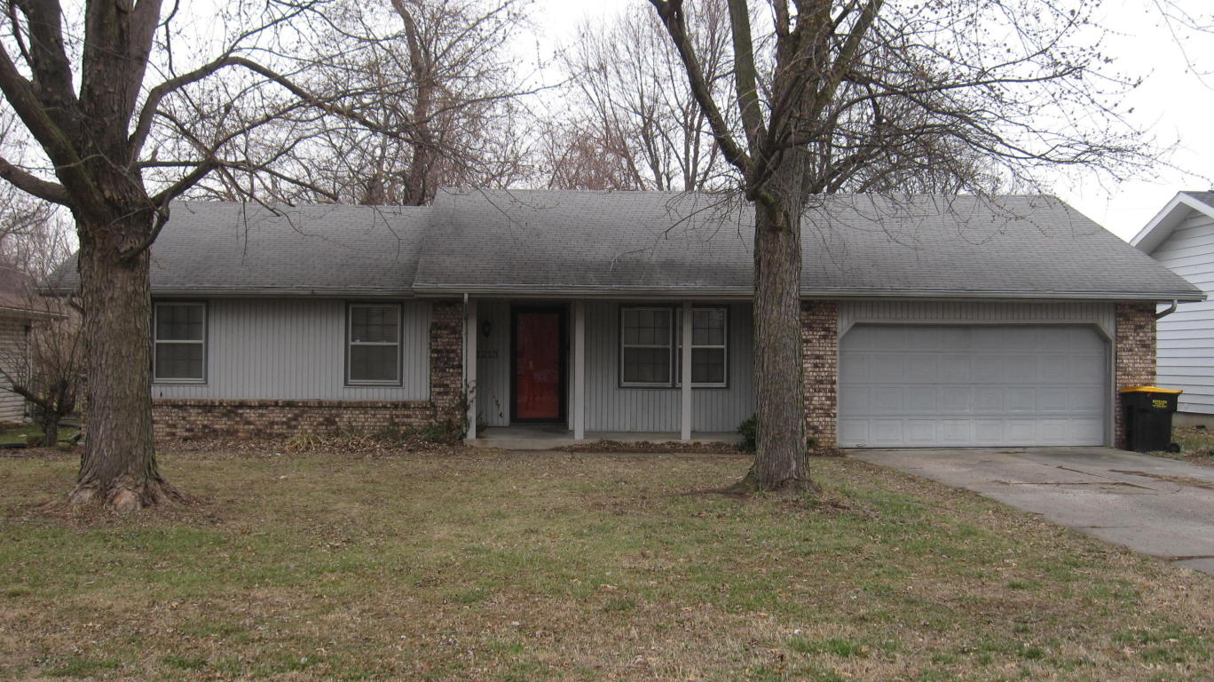 1213 W Broadmoor St, Springfield, MO 65807 photo 1
