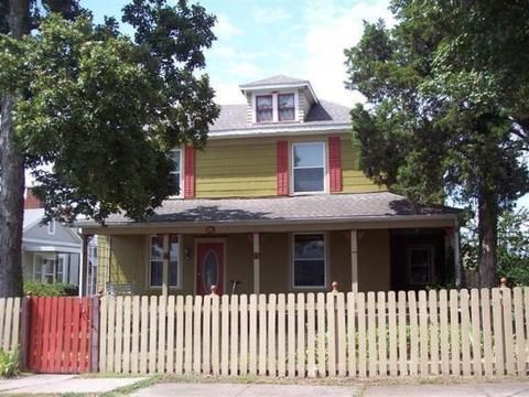 25 W Pleasant St, Aurora, MO 65605 photo 1