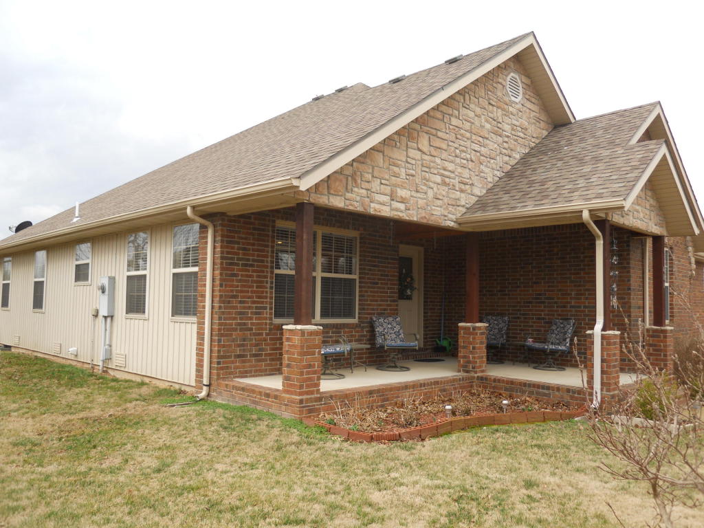 400 Brittany Ct, Aurora, MO 65605 photo 1