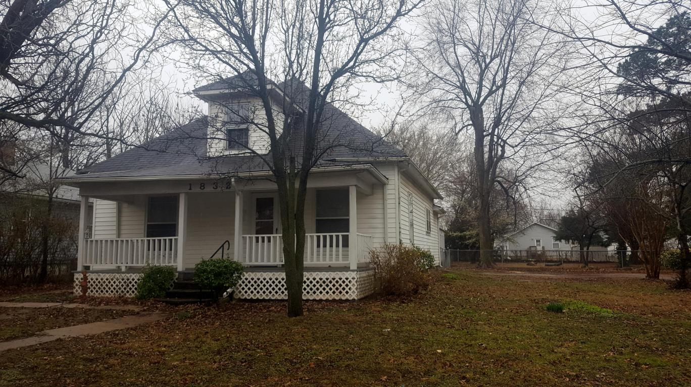 1832 W Lee St, Springfield, MO 65803 photo 1