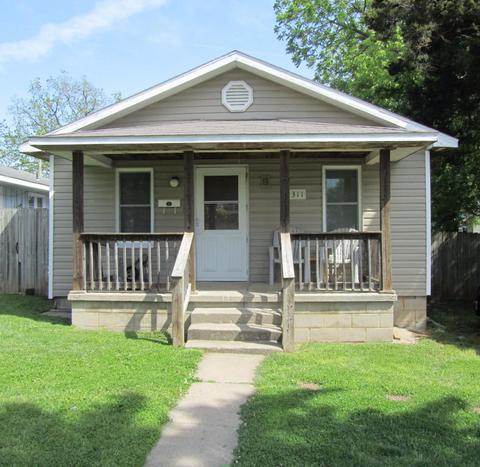 1311 W Brower St, Springfield, MO 65802 photo 1
