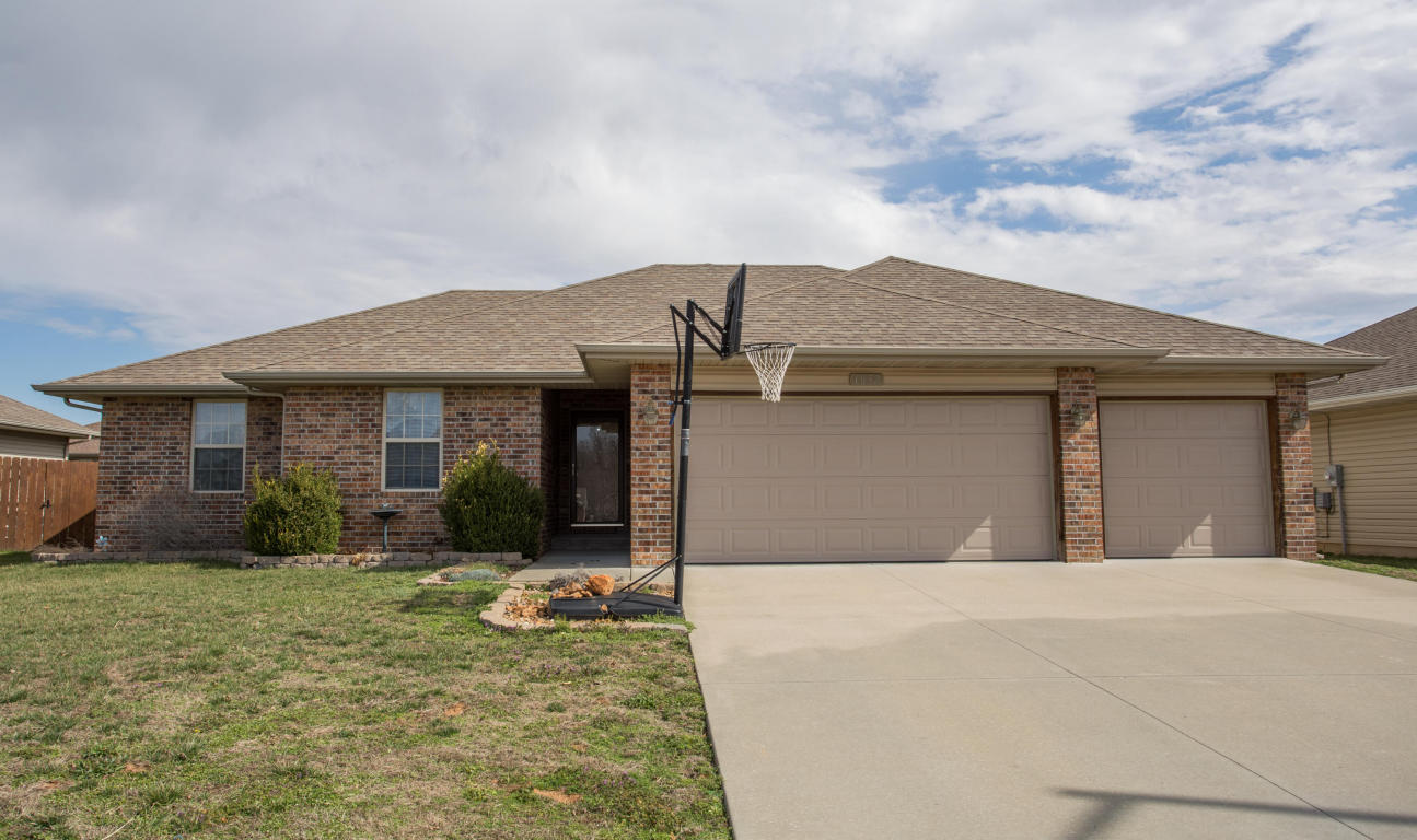 1052 S Red Ave, Springfield, MO 65802 photo 1