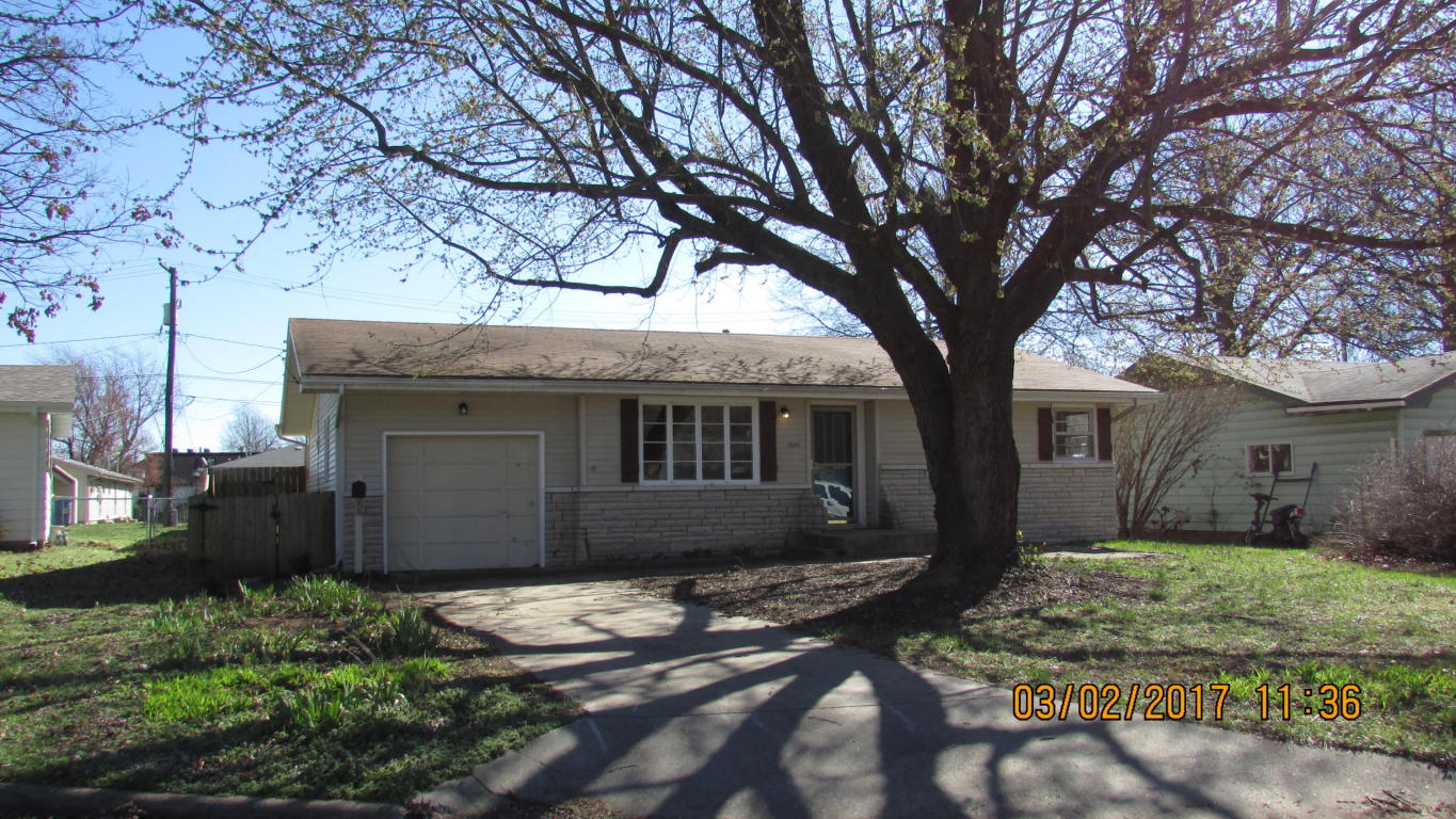 1924 S Lancaster Ave, Springfield, MO 65807 photo 1