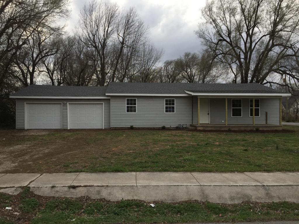 761 N Hillcrest Ave, Springfield, MO 65803 photo 1