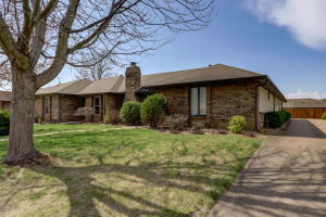 3427 S Kickapoo Ave, Springfield, MO 65804 photo 1
