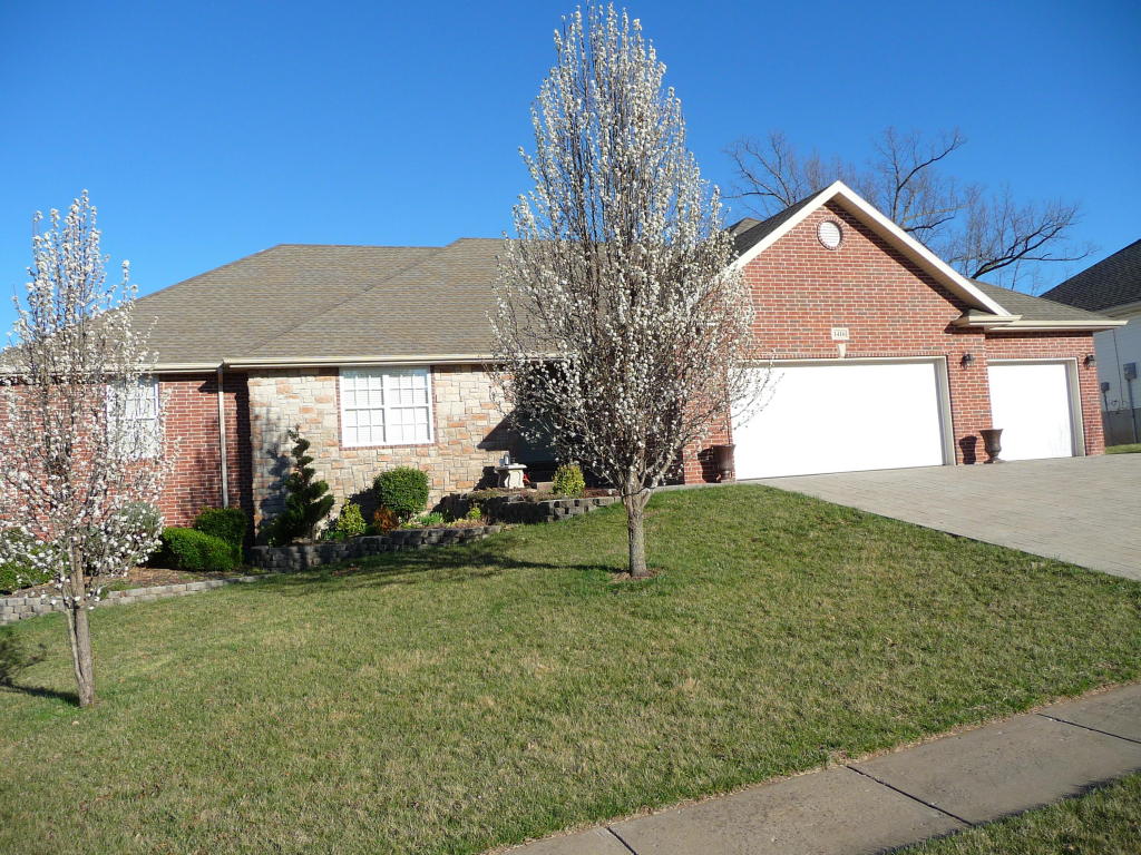 1416 S Eastland Ave, Springfield, MO 65802 photo 1