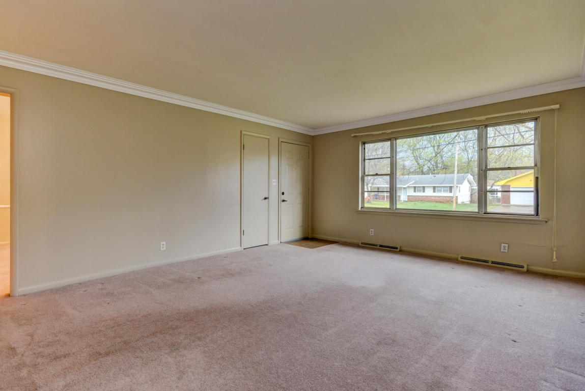 2311 S Dollison Ave, Springfield, MO 65807 photo 6