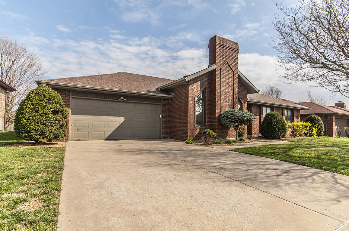 4079 E Cherokee St, Springfield, MO 65809 photo 1