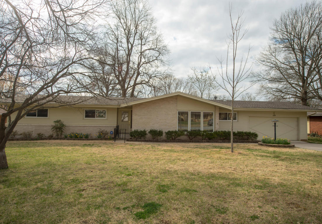 2258 E Mirabeau St, Springfield, MO 65804 photo 1