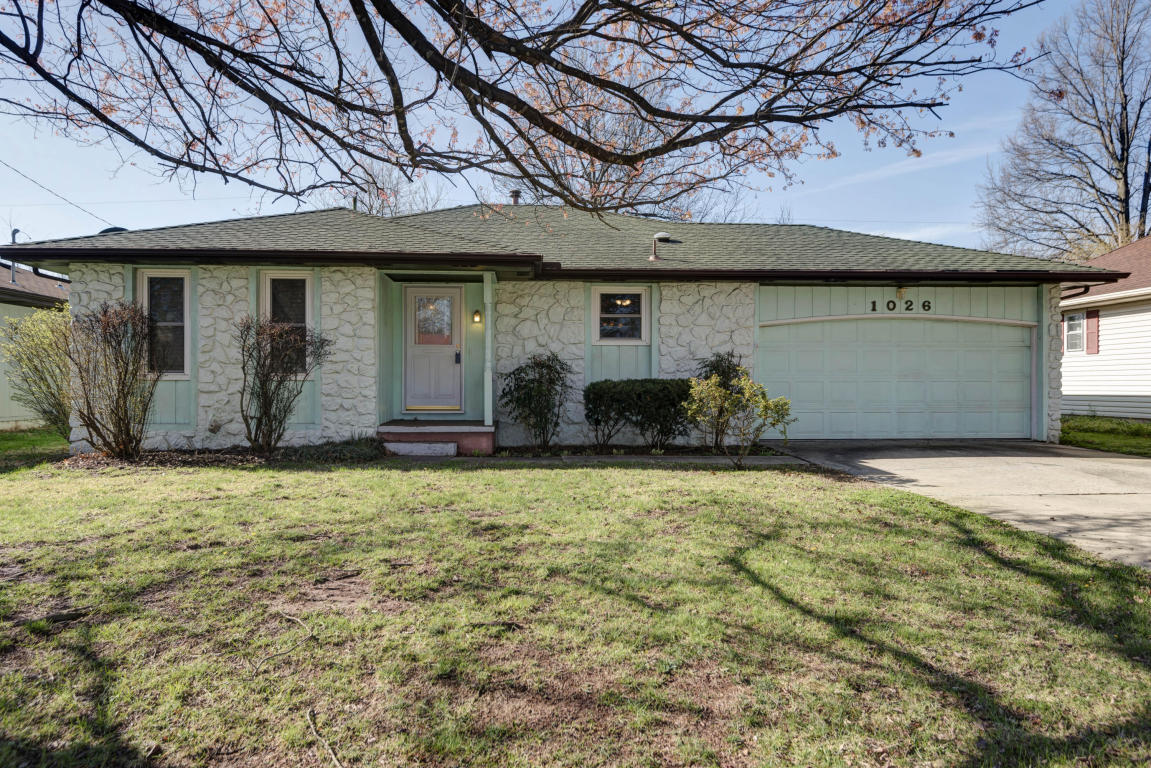 1026 E Cambridge St, Springfield, MO 65807 photo 1